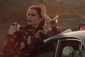 Sophie Ellis-Bextor dévoile le clip de « Stay On Me »